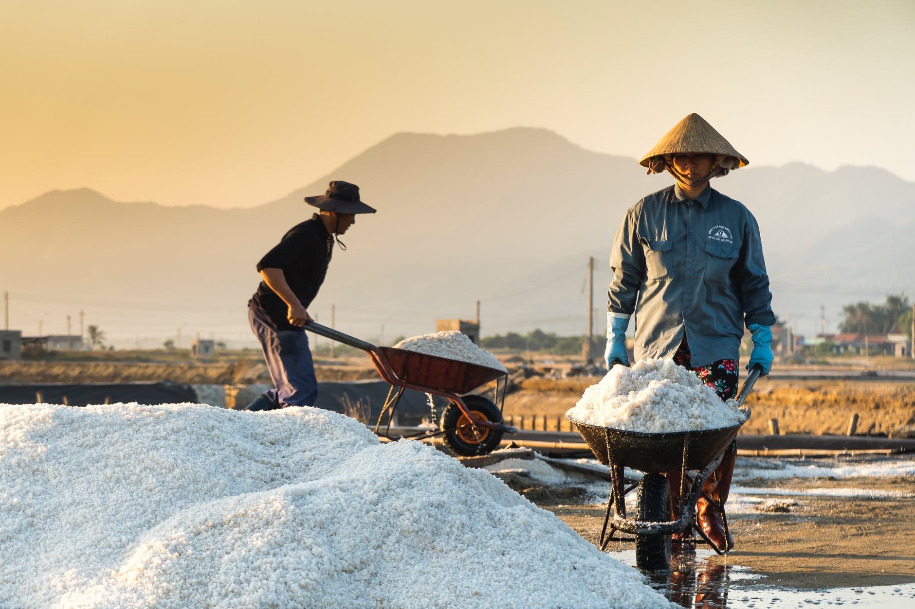 为了支持印度尼西亚的食品安全，PT Unichem Candi Indonesia在JIIPE工业区建造了盐处理厂 盐是满足社区